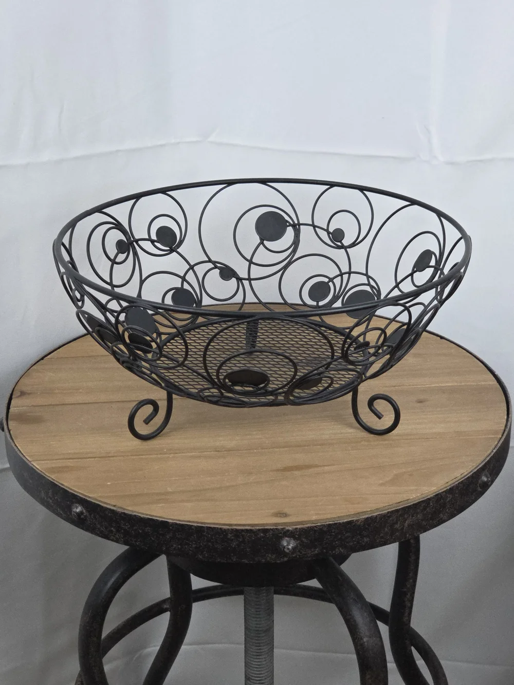 Decorative Metal Wire Fruit Bowl - Black